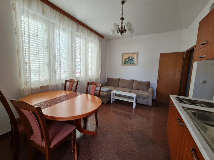 Dining 5, Apartments Dami, Orebić