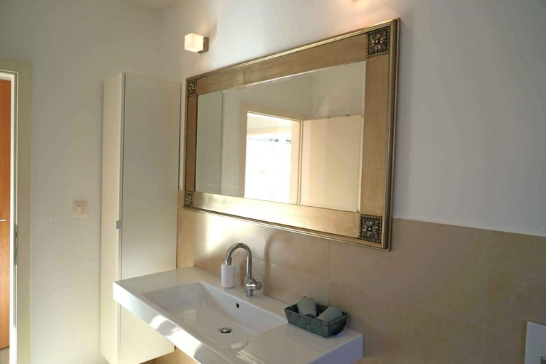 Bathroom 2, Apartments Apartmani Oh La La, Supetar