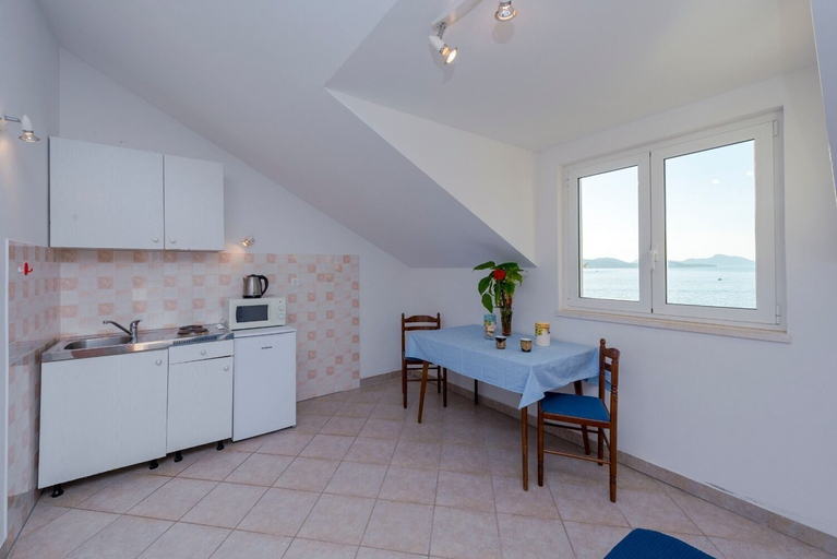 Private kitchen 2, Apartments Diana, Pojezerje