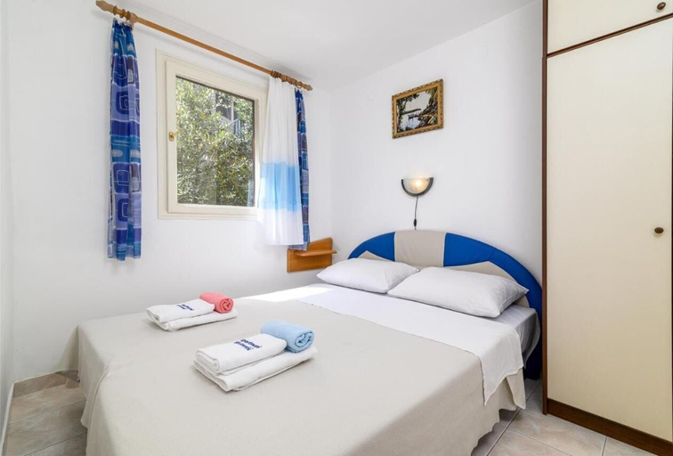 Bedroom 2, Apartments Katrina, Marčana