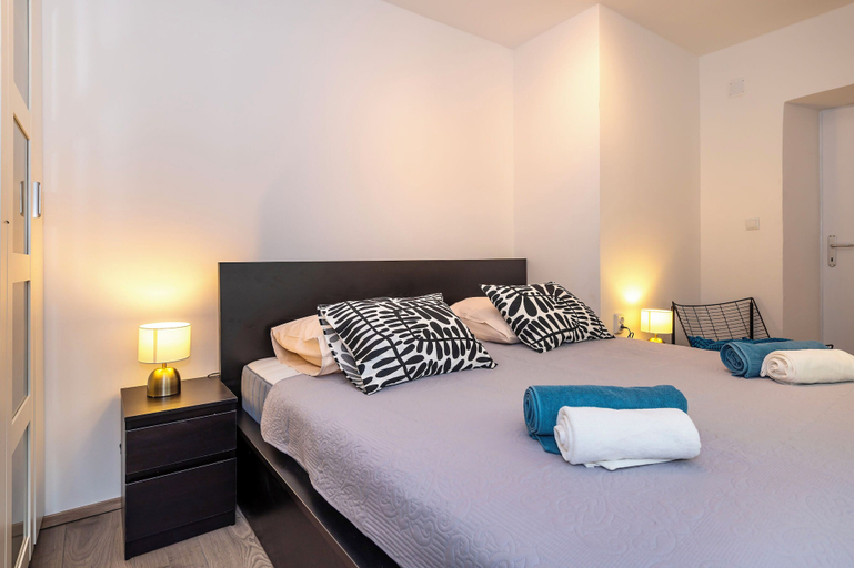 Room 2, House Stika, Skradin