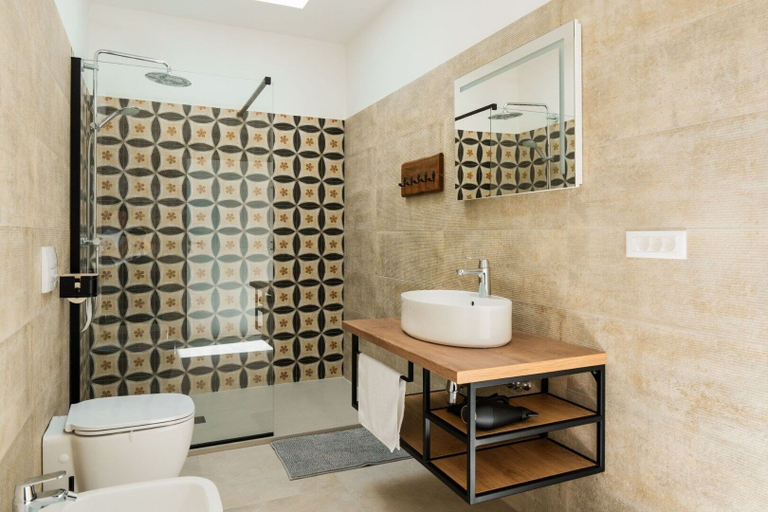 Bathroom 2, Villa Veduta, Bale