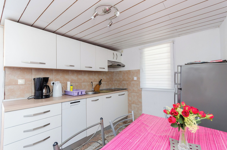 Private kitchen 2, House Ana, Krk
