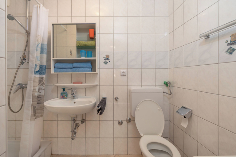 Bathroom 3, Apartments Sanja, Vir