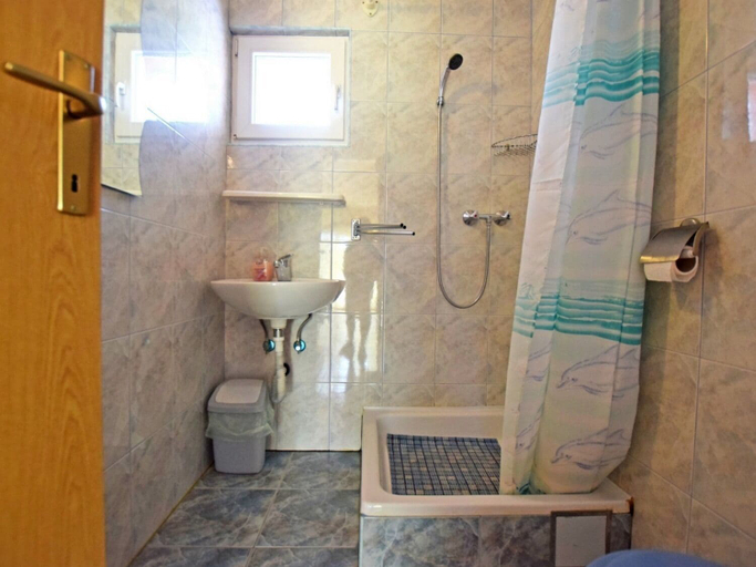 Bathroom 4, Apartments Mari, Starigrad