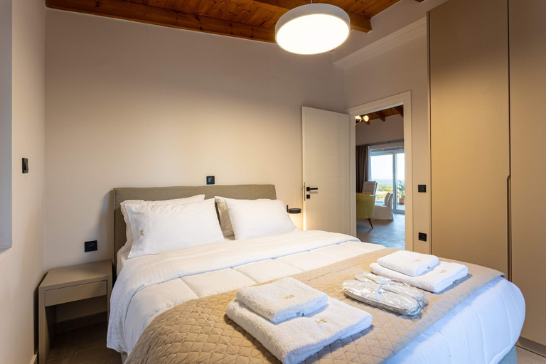 Room 5, Petra Thea Chrani - Seaview Stylish Gem, Peloponnese