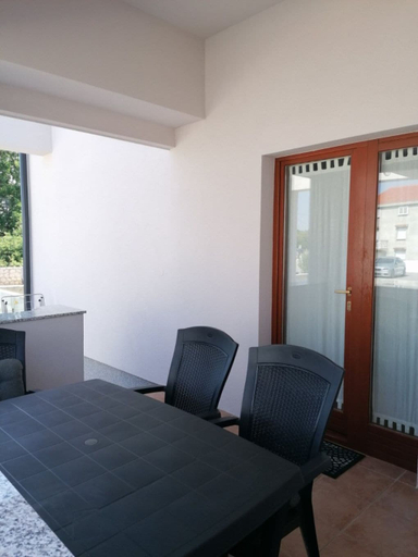 Others 4, Apartments Mari, Nin
