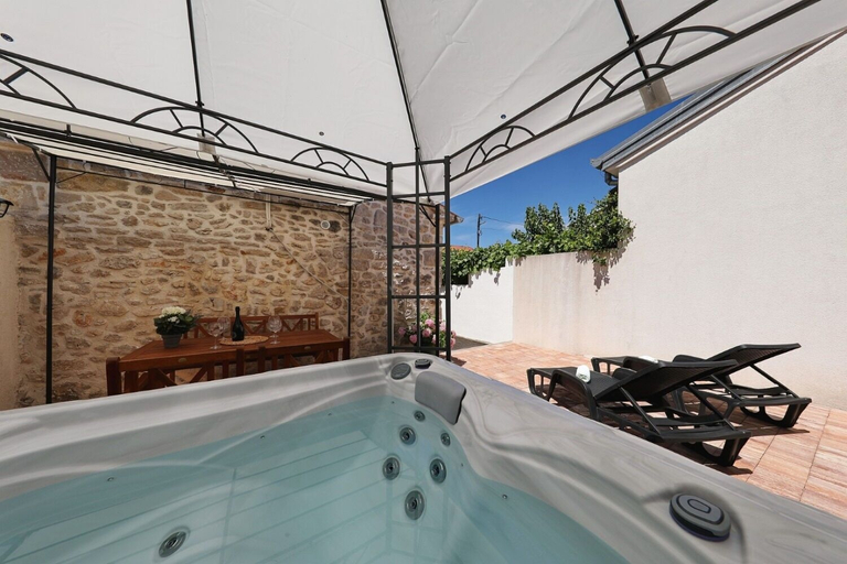 Spa 4, House Cirrus, Sukošan