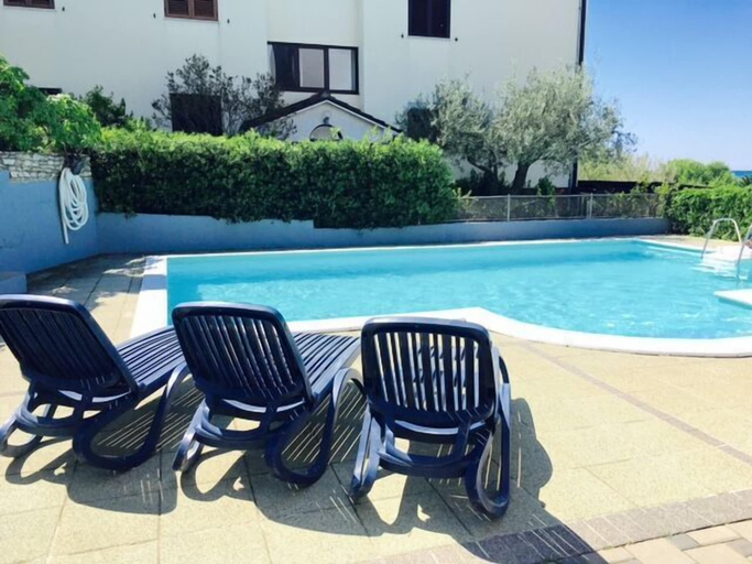 Outdoor pool 5, Apartment Mirella, Umag