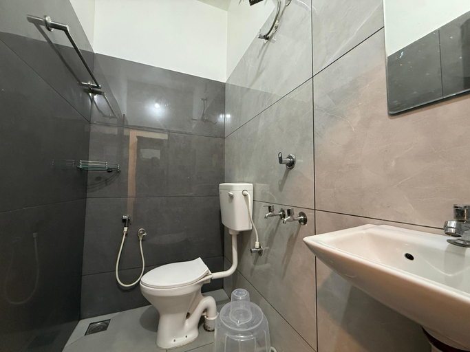 Bathroom 4, NAKSHATRA, Thiruvananthapuram