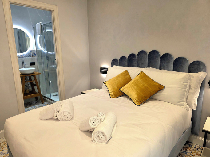 Room 2, VICTORIA SUITES, Roma