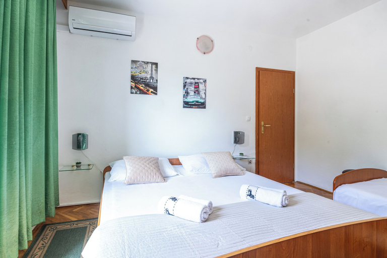 Bedroom 4, Apartments Josip, Baška Voda
