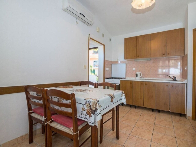 Others 4, Apartments Dane, Trogir