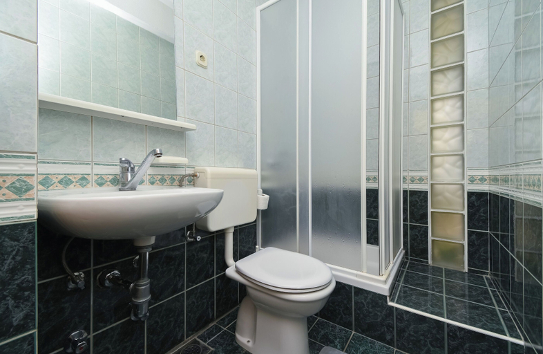 Bathroom 3, Apartments Jovize, Makarska