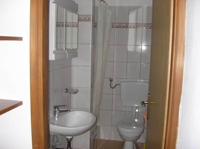 Bathroom 3, Apartments Mirjana, Marina
