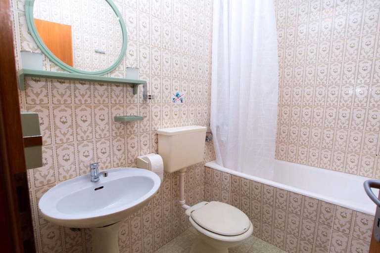 Bathroom 4, Apartments and Rooms Hope, Brela
