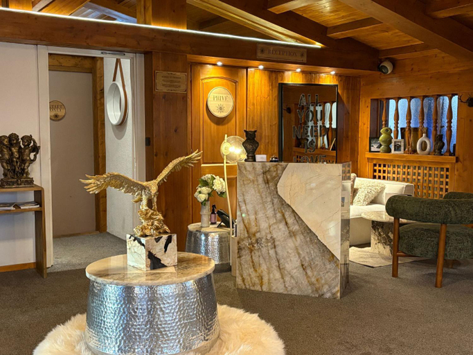 Public Area 3, Le Chalet d'Antoine, Haute-Savoie