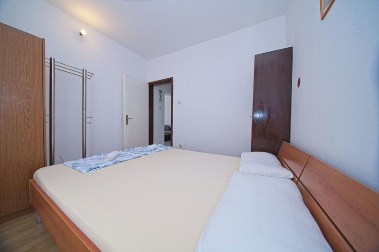 Bedroom 2, Apartment Pavlo, Postira
