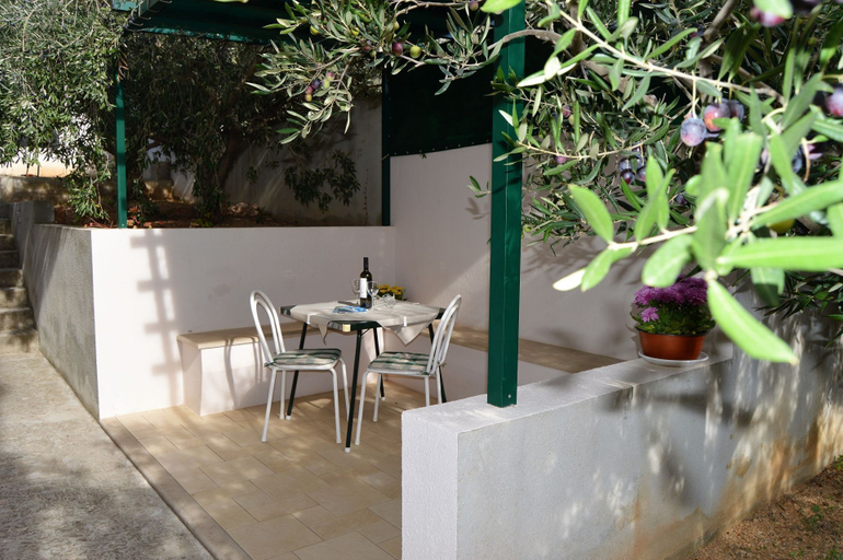 Others 5, Apartments Frama, Bol