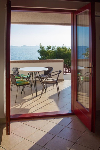 Water view 3, Apartments Marija, Murter