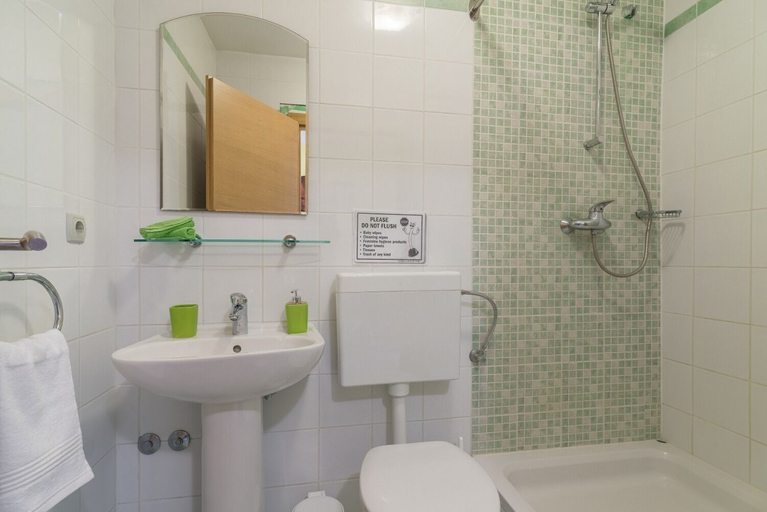 Bathroom 4, Apartments Bosko, Nin