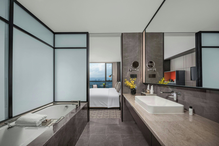 Bathroom 3, Grand New Century Hotel, Wenzhou, A Tribute Portfolio Hotel, Wenzhou