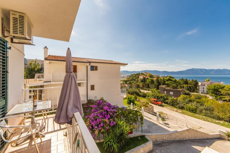 Others 5, Apartments Gloria, Gradac
