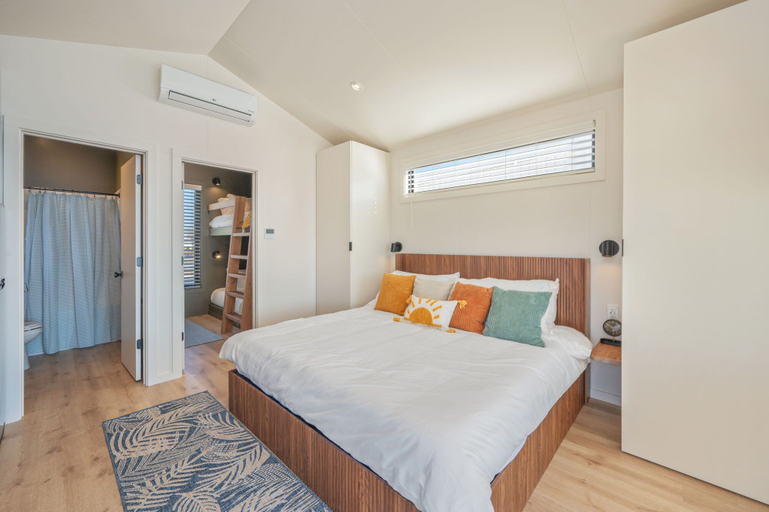 Room 1, Waterfront A-Frame Panoramic Sunset Views, Okaloosa