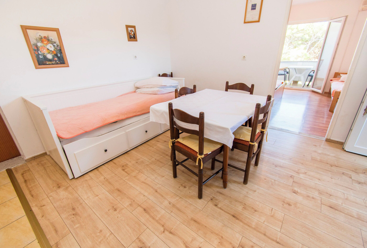 Dining 5, Apartment Family Ribicic, Pag