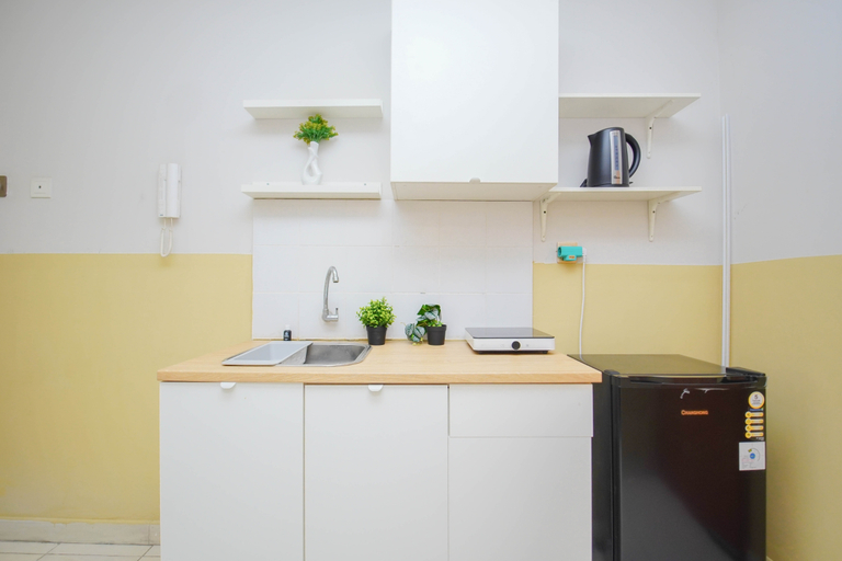 Others 5, Warm and Simple Studio at Cinere Bellevue Suites Apartment By Travelio, Depok