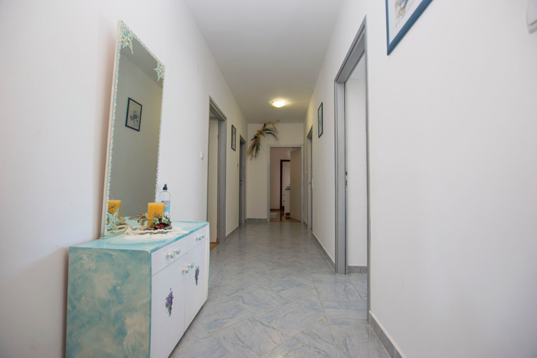 Hallway 5, Apartments Rasic, Lopar/Supetarska Draga