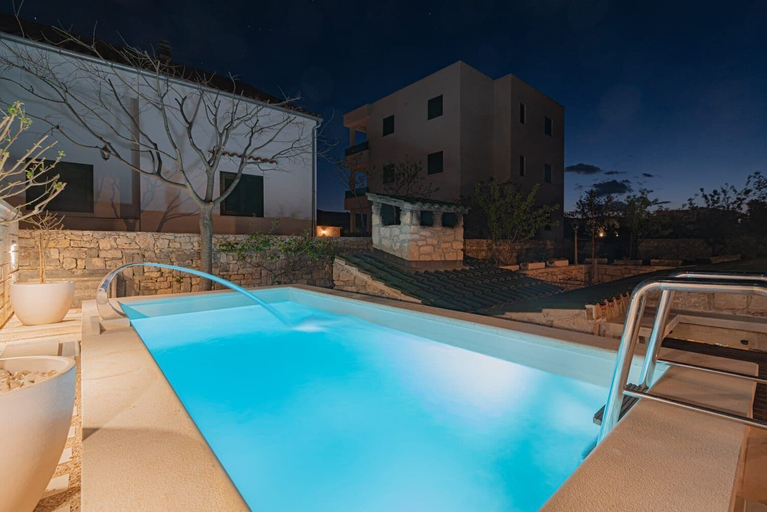 Courtyard 4, Villa V4 With Pool, Vodice