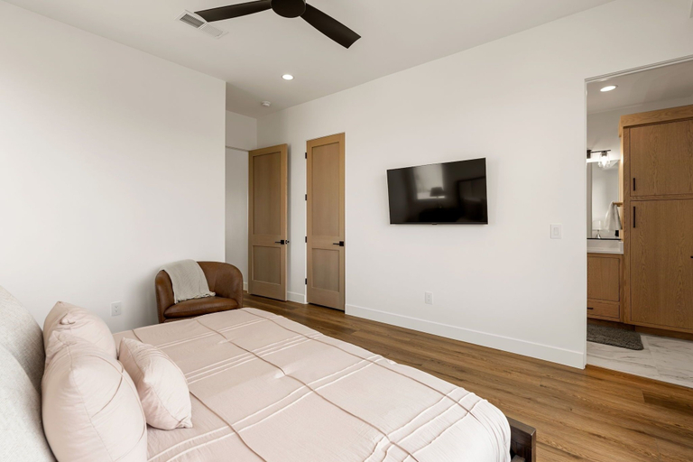 Room 2, Pearl Beach C 3 Bedroom Condo, Washington