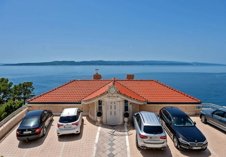 Parking, Apartments Draga, Brela