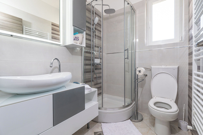 Bathroom 4, Apartments Lili, Punat
