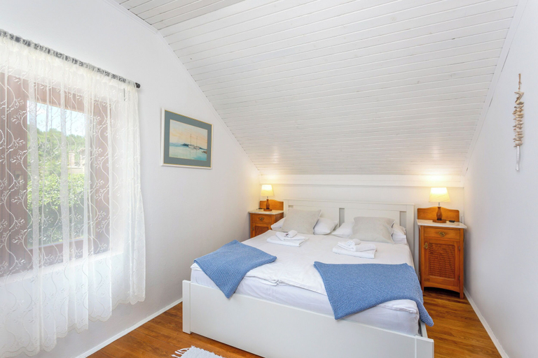 Bedroom 2, Villa Marak, Vrbnik