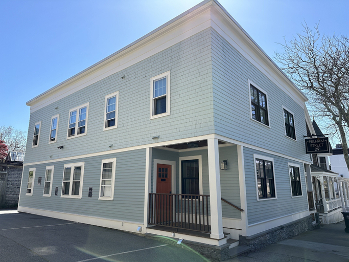 Exterior 4, Cheerful 1 Bed/ 1 Bath On Historic Pelham St - Unit 3 1 Bedroom Home, Newport