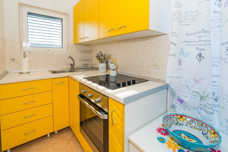 Private kitchen, Apartment Angie, Šolta