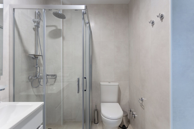 Bathroom 5, Nova Concierge, Batumi