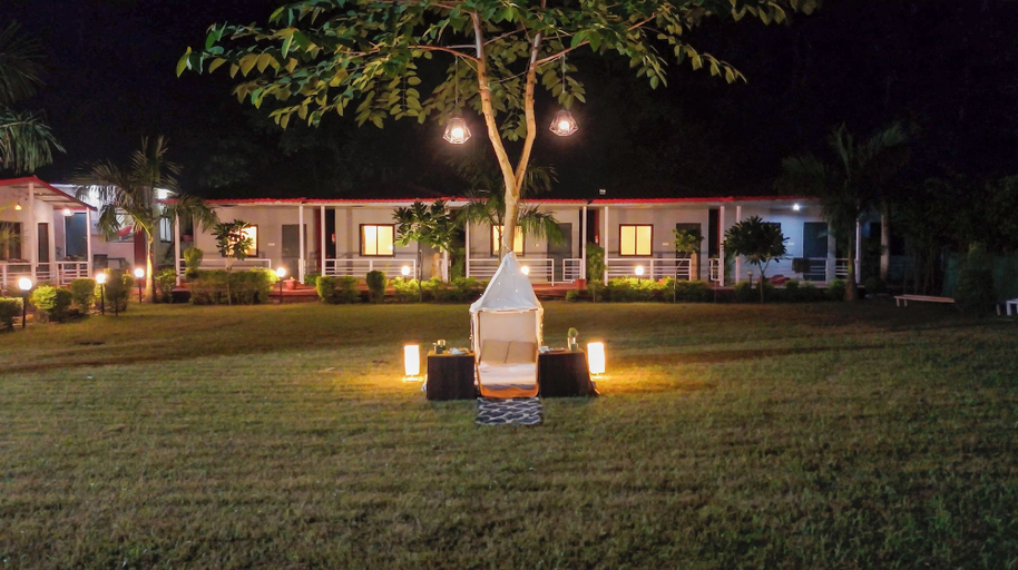 Property grounds 5, Ekantam Riverside Resort, Garhwal