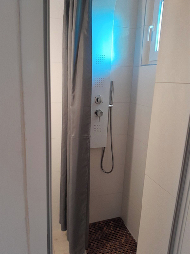 Bathroom 2, Apartments Roza, Crikvenica