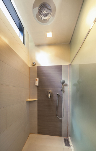 Bathroom 5, Go Hotels Ortigas Center, Pasig City