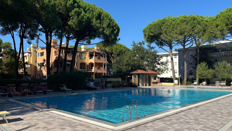 Swimming pool, Lovely apartment by the beach, Venezia