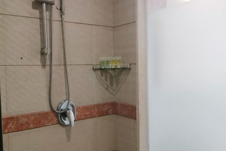 Bathroom 3, Hua Nan Business Hotel, Guangzhou