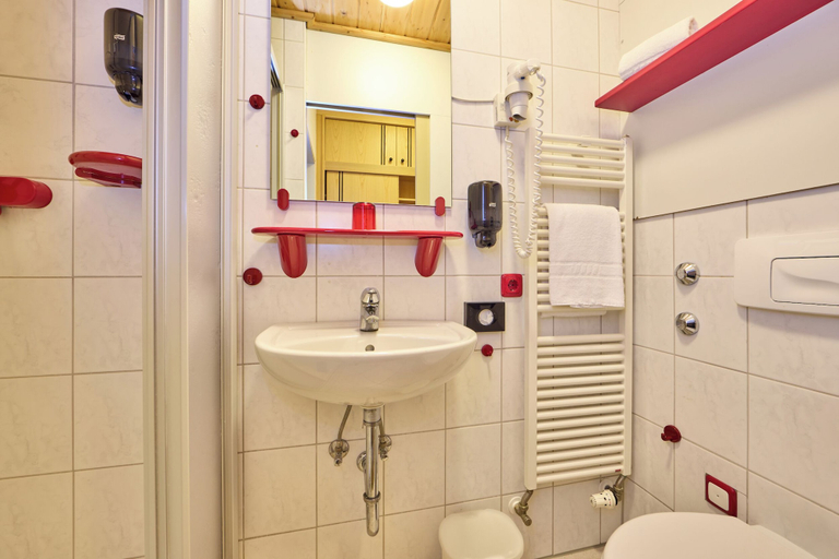 Bathroom 4, Aura Hotel Saulgrub, Garmisch-Partenkirchen