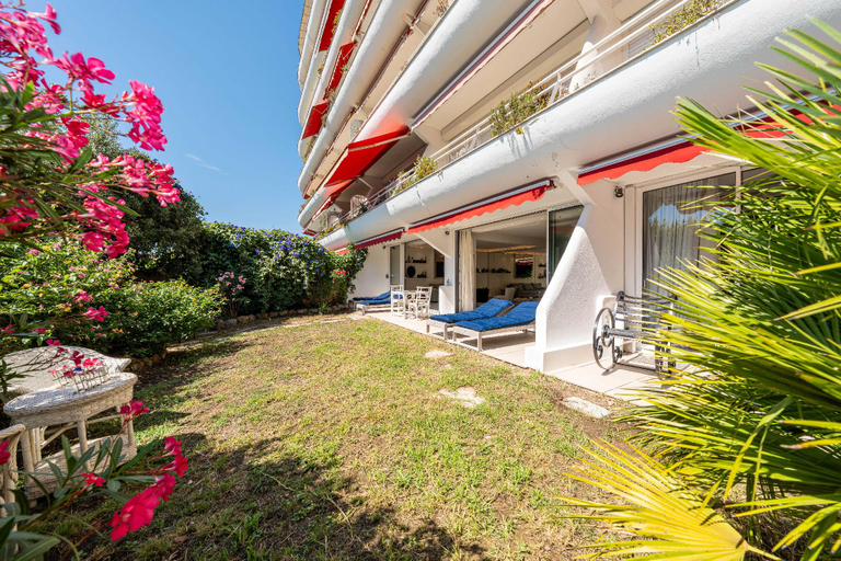 2, Charming apartment- AC -3BR-6P- Cannes, Alpes-Maritimes