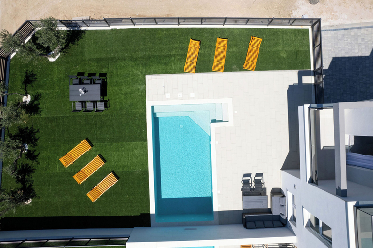 Pool 3, Villa Flora, Kaštela