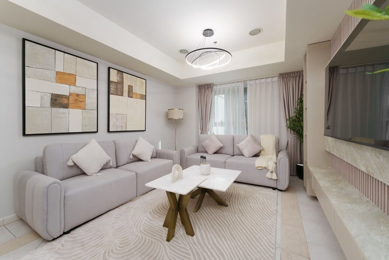 Living area 4, Large Flat with High Floor in Marina, Dubai