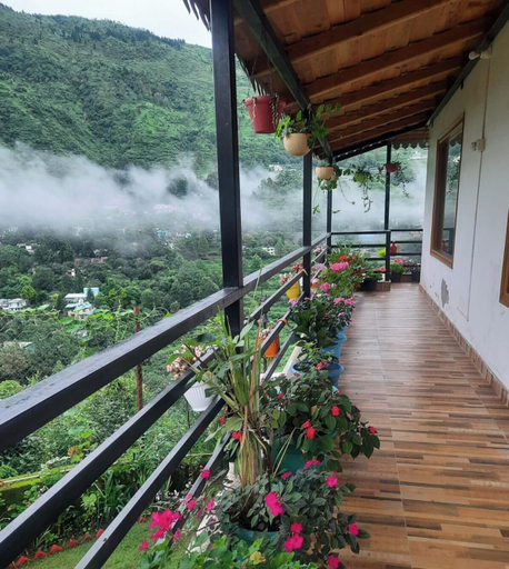 Property grounds 5, Richa Cottage and Home Stay, Nainital