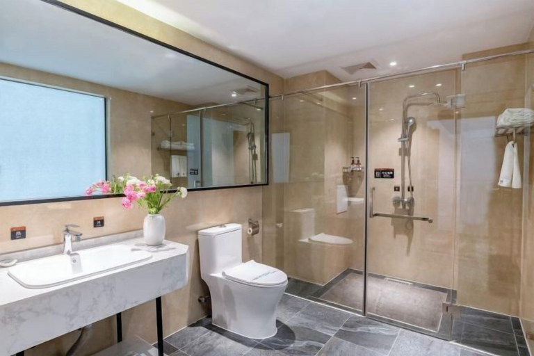 Bathroom 3, Yunti Hotel, Honghe Hani and Yi